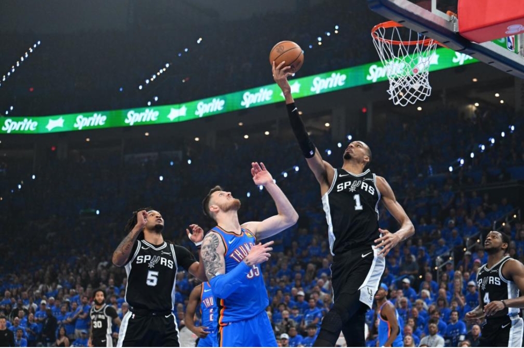 Wembanyama en mission : le géant français envoie les Spurs en finale NBA