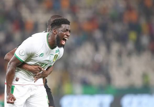 AK-47 KAMARA : LE VOYAGE D'UN BATTANT À TRAVERS LE FOOTBALL MONDIAL